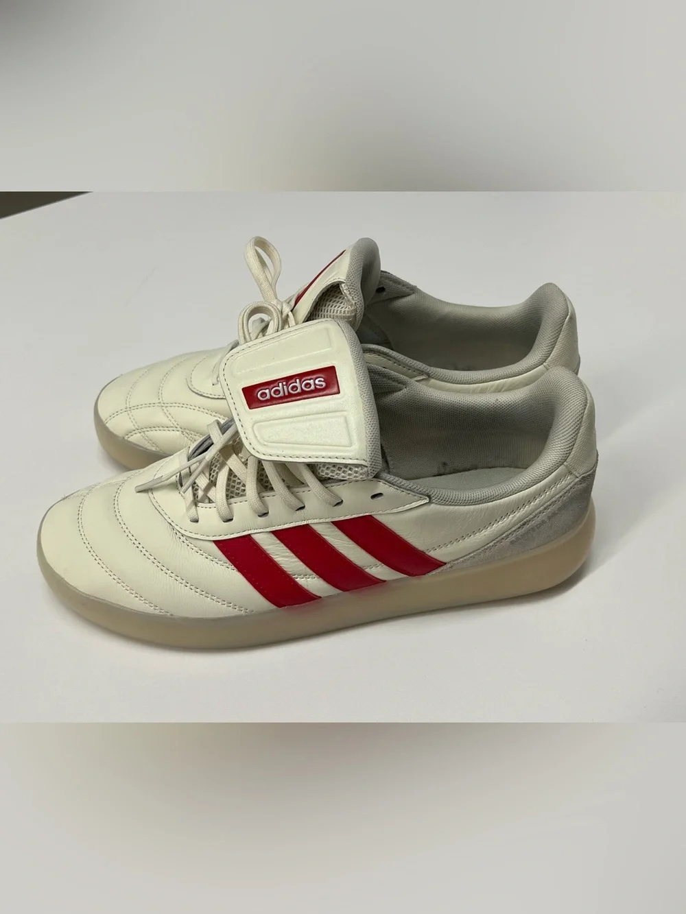 adidas Men’s White & Red Barreda Mundial, size 11